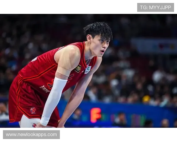 NBA中国赛首战太阳激战篮网曾凡博高光表现引全场沸腾 NBA中国赛首战太阳激战篮网曾凡博高光表现引全场沸腾