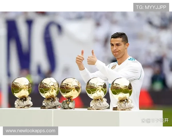 C罗梅开二度助力球队获胜并荣获上轮沙特联最佳进球奖杯 C罗梅开二度助力球队获胜并荣获上轮沙特联最佳进球奖杯