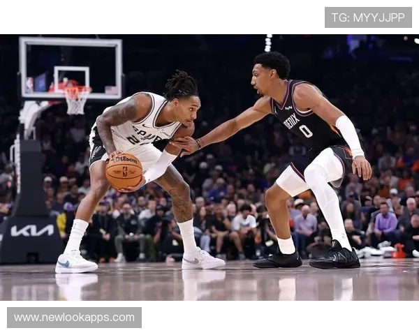 太阳队第三节发力净胜马刺13分成功反超6分迎接决胜时刻 太阳队第三节发力净胜马刺13分成功反超6分迎接决胜时刻