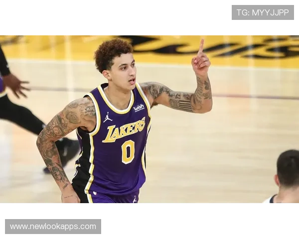 爱德华兹伤退传闻引发关注里德坚定表示他明天能上场比赛